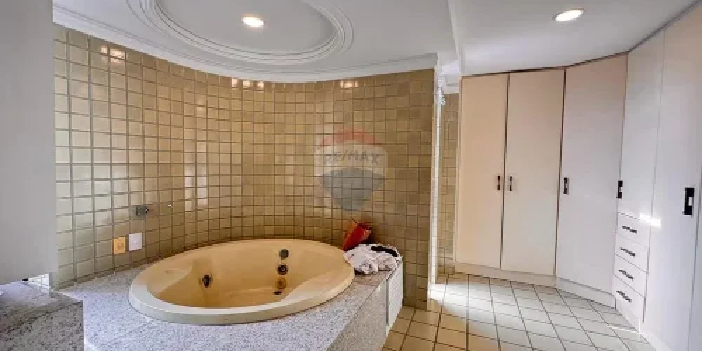 L_bda9d0a5-482e-4561-9f76-5d5fc0fa8ab2