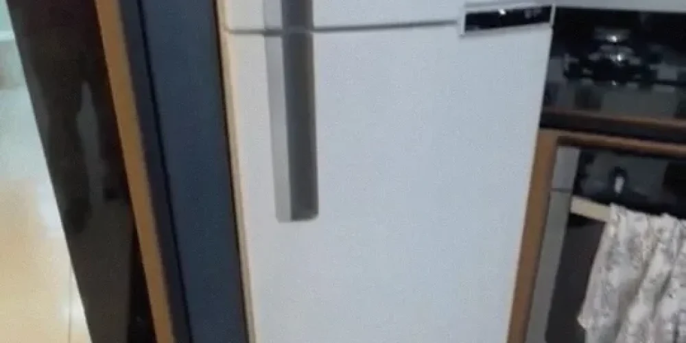 Screenshot_2025-08-09-03-02-50-835_com.miui.videoplayer