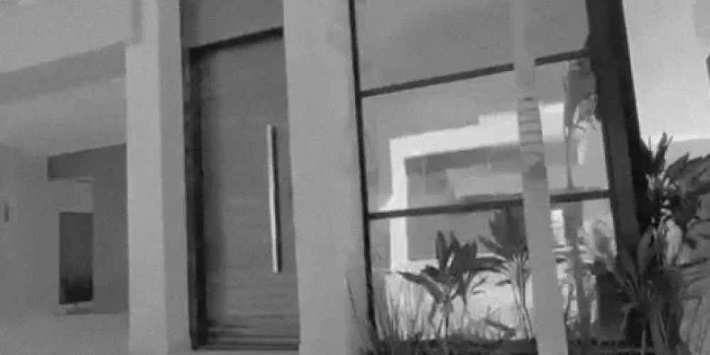 Screenshot_2025-08-27-18-28-29-406_com.miui.videoplayer