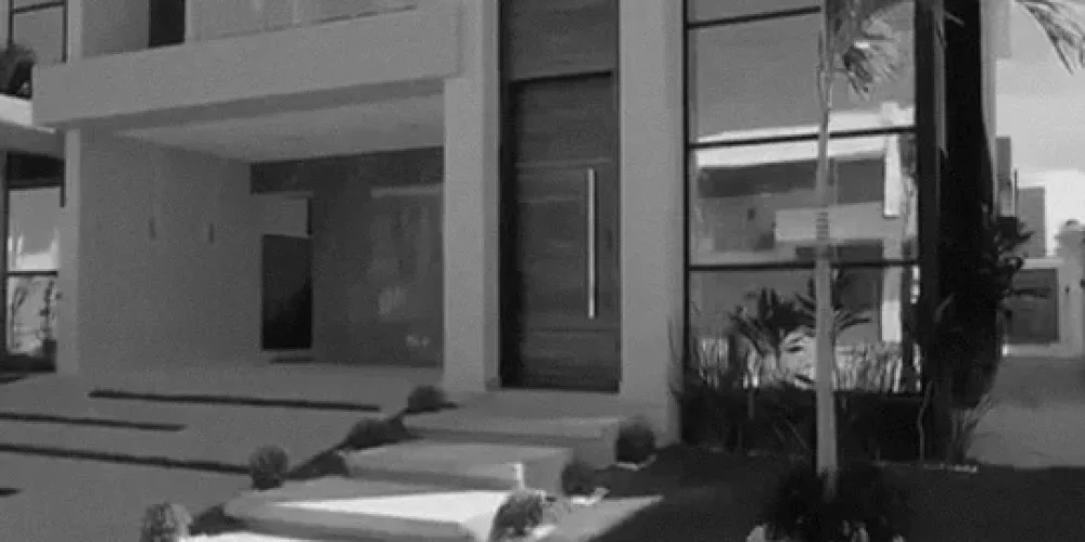 Screenshot_2025-08-27-18-28-35-757_com.miui.videoplayer