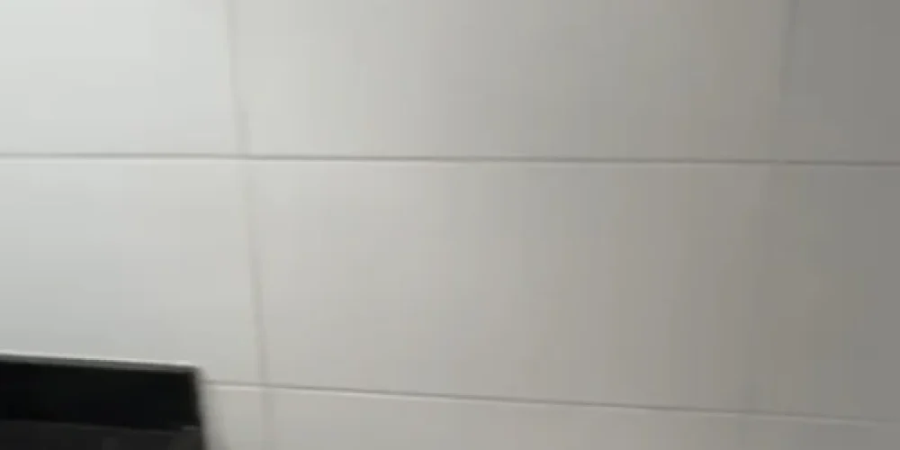 Screenshot_2025-09-18-14-22-47-072_com.miui.videoplayer